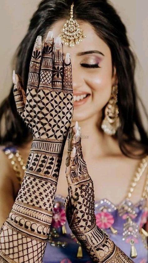 Couple Mehndi Photography Pose