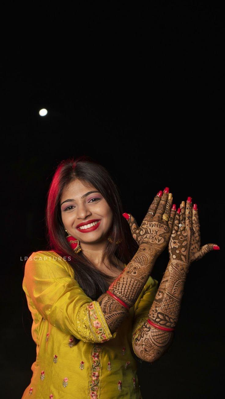 Couple Mehndi Photography Pose