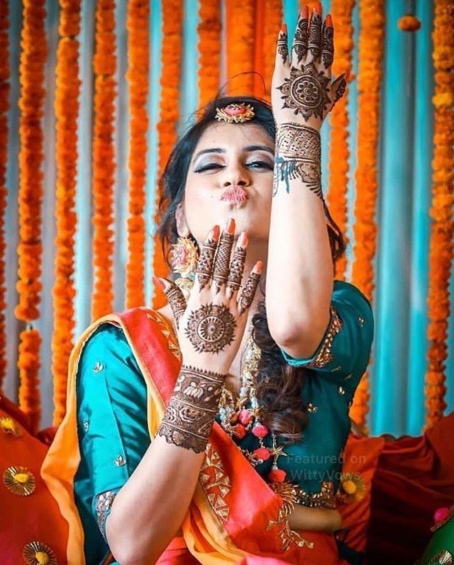 Couple Mehndi Photography Pose