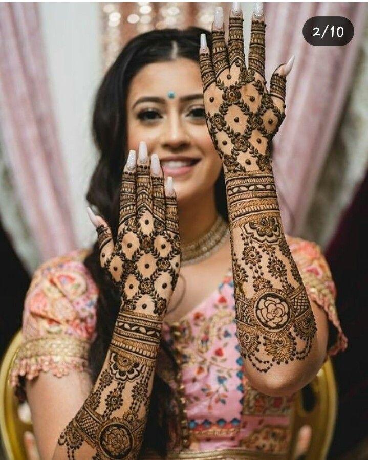 Couple Mehndi Photography Pose