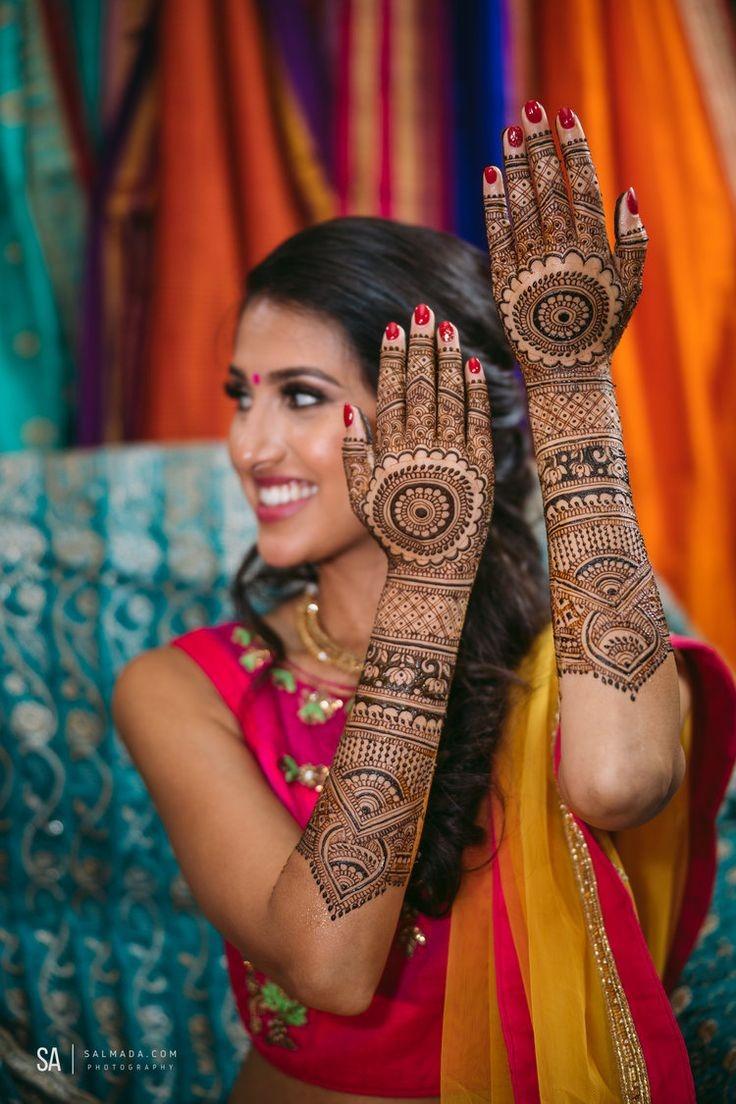 Couple Mehndi Photography Pose