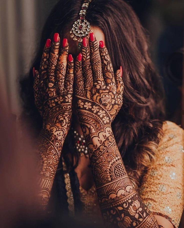 Couple Mehndi Photography Pose