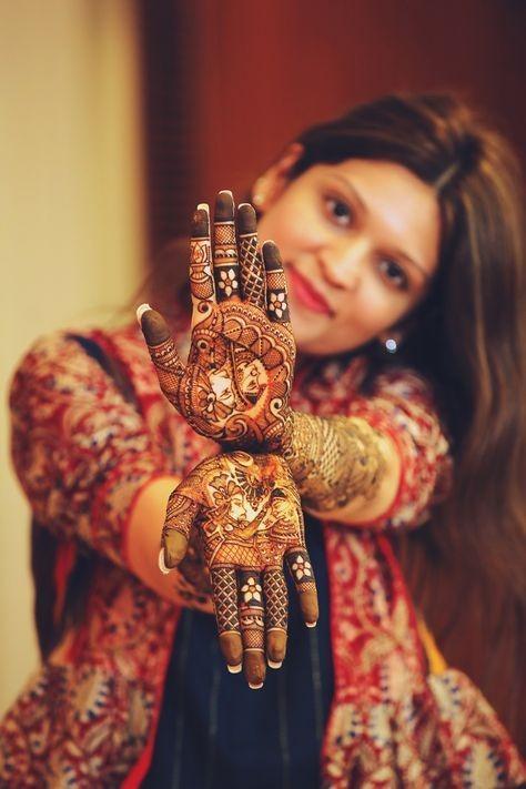 Couple Mehndi Photography Pose