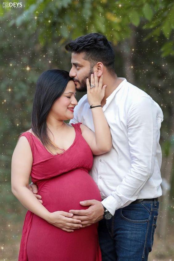 Pregnancy Photography Pose