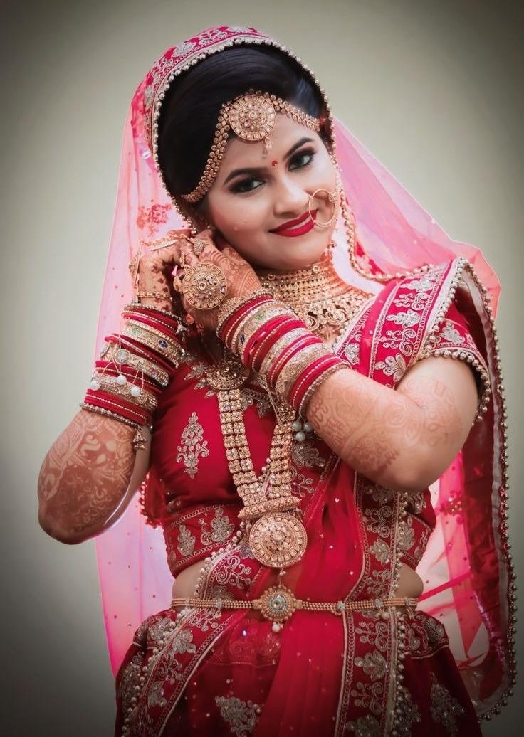 Couple Indian Wedding Photography Pose