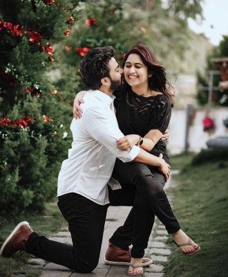 Couple Pre Wedding Photography Poses