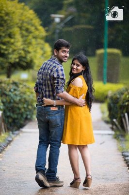 Couple Pre Wedding Photography Poses