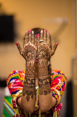 Couple Mehndi Photography Poses