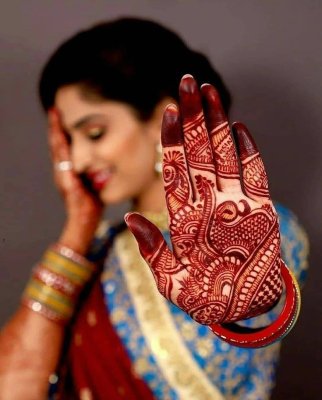 Couple Mehndi Photography Poses