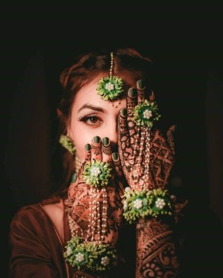 Couple Mehndi Photography Poses