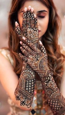 Couple Mehndi Photography Poses