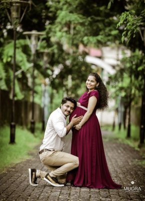 Pregnancy Photography Pose