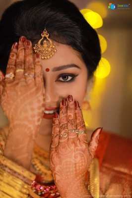 Couple Indian Wedding Photography Pose