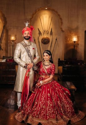 Couple Indian Wedding Photography Pose