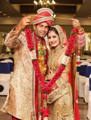 Couple Indian Wedding Photography Poses