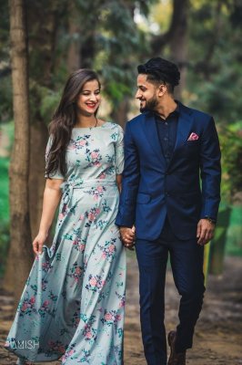 Couple Pre Wedding Photography Pose